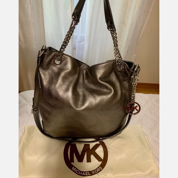 Michael Kors MK Leather EUC crossbody/shoulder bag. - Picture 5 of 9